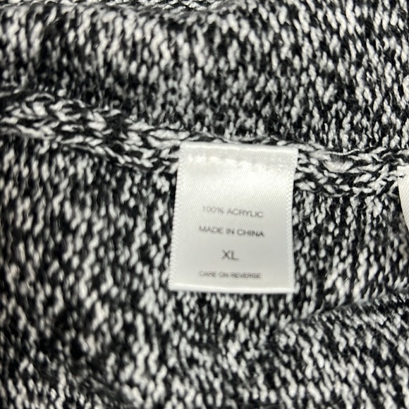 7th Avenue New York & Company XL Black & White Fringe Cardigan - Pockets! - Picture 7 of 7